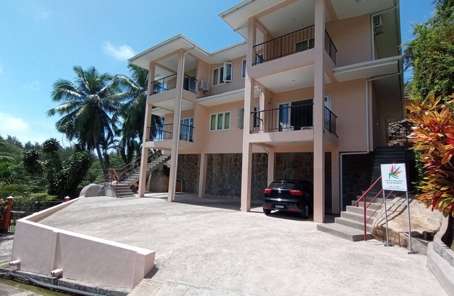 Peace In Paradise with mountain view and walking distance to the beach