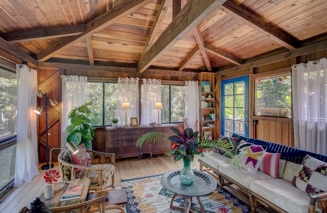 Peace Of Paradise 1 Bedroom Cabin by RedAwning