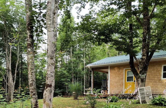 Peaceful 2 bedroom home with lake access in the beautiful Annapolis Valley