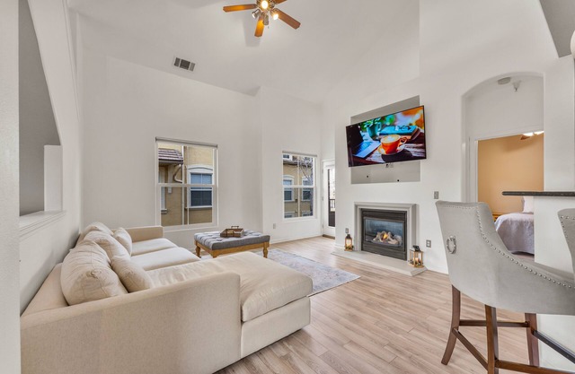Peaceful 2 Bedroom with Pool & Hot Tub in South Reno 2/2