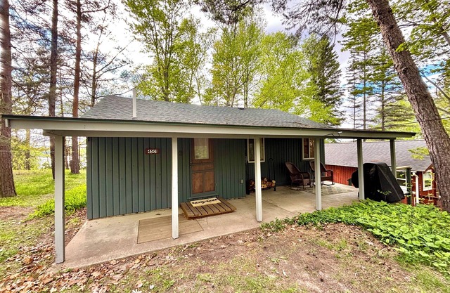 Peaceful 3-Bedroom Getaway on Loon Lake – Paddle, Hike, Unwind