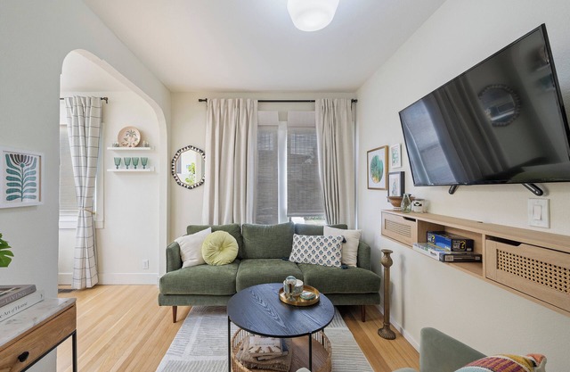 Peaceful and Chic Casita in The Laurel, Oakland