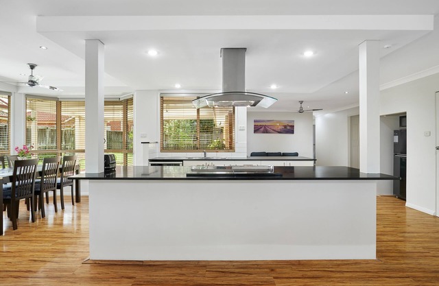Peaceful and Spacious single storey house with split A/C in each room