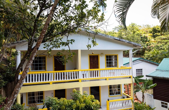 Peaceful apartment in Marigot bay 2 mins walk to the beach