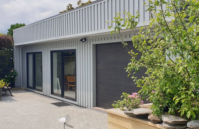 Peaceful apartment type, 3 mins walk to the water. brilliant location.