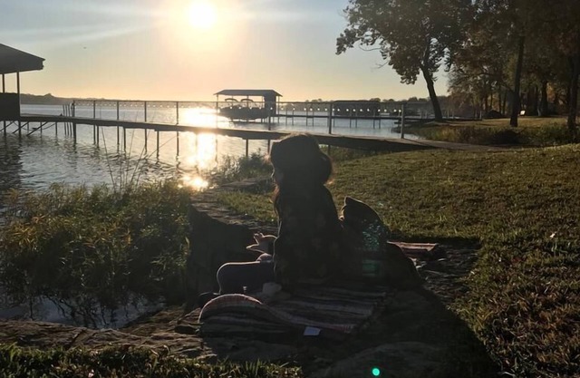 Peaceful & Beautiful Lake Front 3 BR/3 BA Hideaway on Eagle Mountain Lake