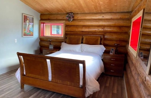 Peaceful cabin on gravel pits
