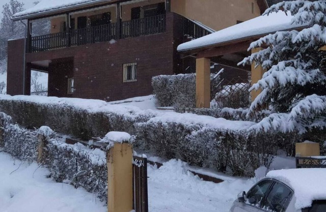 PEACEFUL, COMFORTABLE COTTAGE FOR FAMILY OR FRIENDS