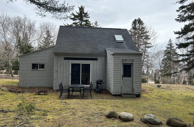 Peaceful Cottage with Ocean Access