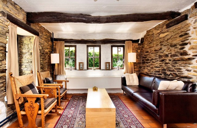 Peaceful Cottage with Forest