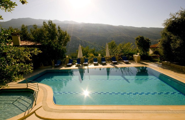 Peaceful Country Cottage Villa with Private Pool