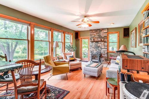 Peaceful Countryside Retreat with Yard in Frenchtown