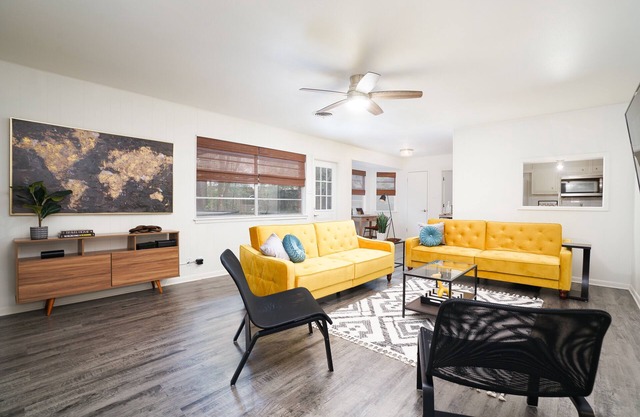 Peaceful & Cozy home on Tree-Lined Street