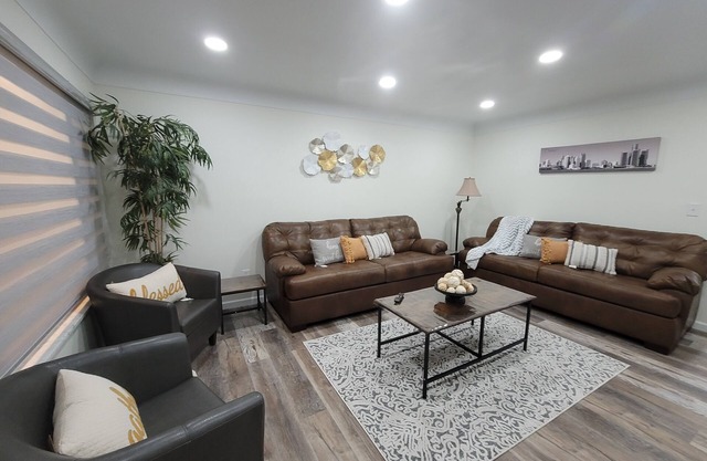 Peaceful Family-Friendly 3BR Home – Renovated, 20 Mins to Detroit – Monthly Only