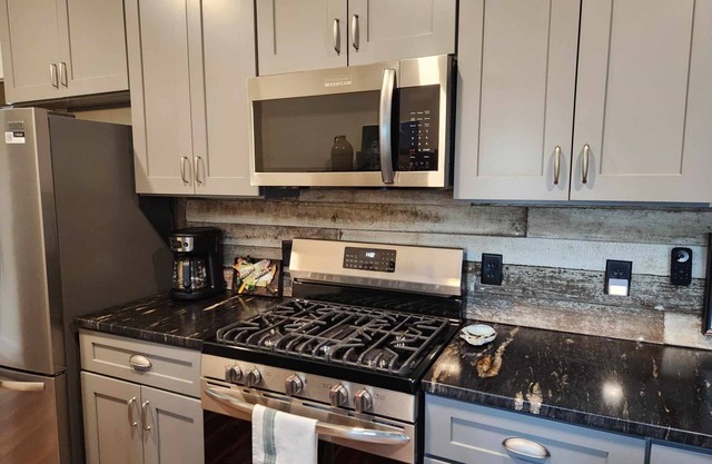 Peaceful Farmhouse Retreat for the Whole Family