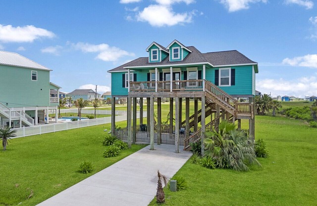 Peaceful Galveston Retreat with Patio & Views