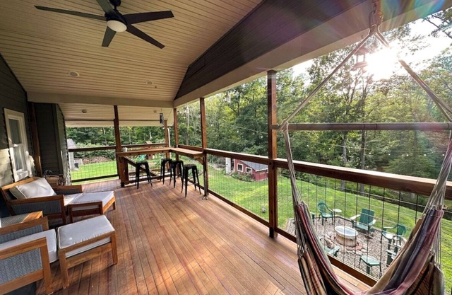Peaceful getaway for outdoor enthusiasts-a modern home with a country/farm feel.
