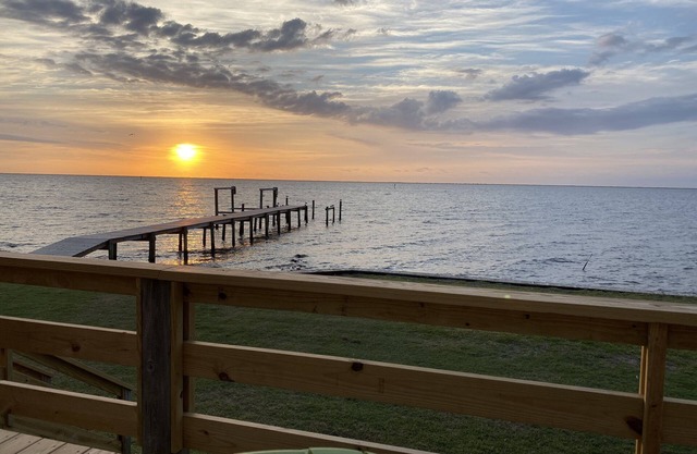 Peaceful Getaway with Amazing Views - Cape Lookout & Beaufort nearby - SLEEPS 8