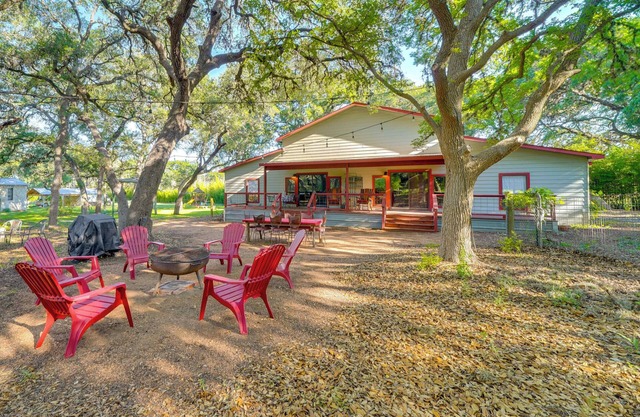 Peaceful Helotes Cabin: Fire Pit, 9 Mi to Old Town
