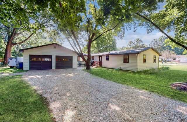 Peaceful Home with Firepit, Gas Grill, WIFI, Private W&D & Nearby Beach Access