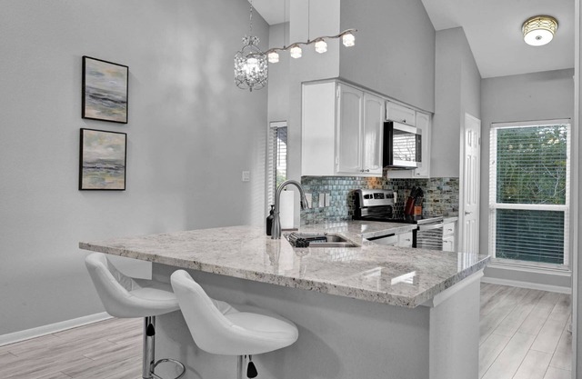 Peaceful Lake Conroe Condo | Updated, Cozy Stay w/Private Balcony | Near Texas Ren Fest