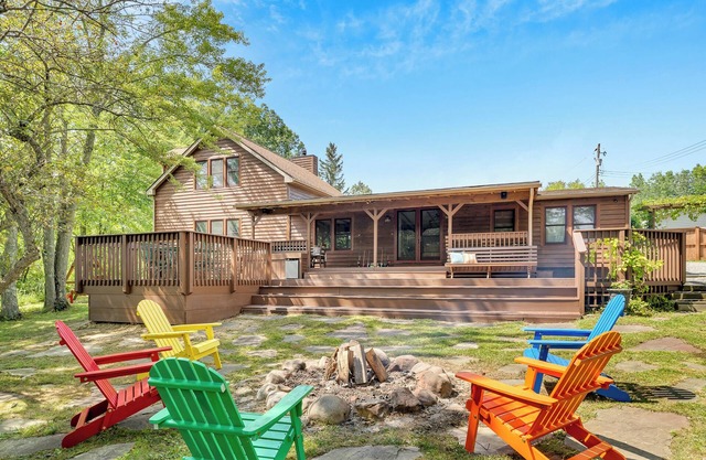 Peaceful Lakefront Cabin Retreat with Hot Tub!