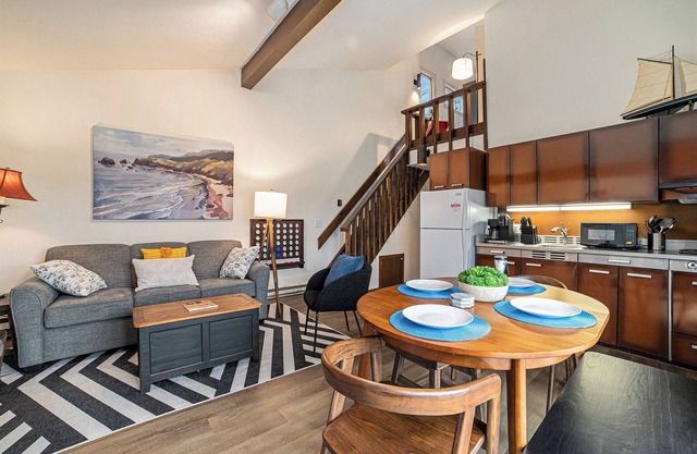 Peaceful Lakefront Home w/Great Amenities