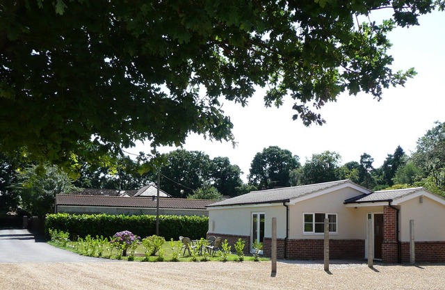 Peaceful location. Private parking. Central to Ipswich, Woodbridge & Felixstowe