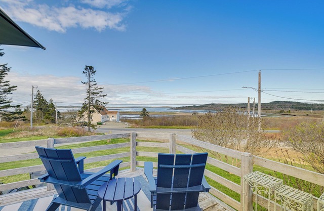Peaceful Lubec Home w/Views: Walk to Beach!