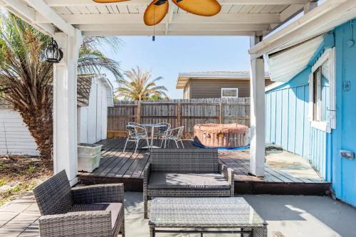 Peaceful Lydia Hide-O-Way - Unwind Near Beach, Breakfast, Spa & Go-Karts!
