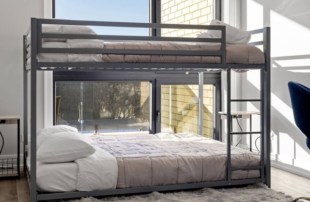 Peaceful New 3bed/3bath Modern Apt w/Balcony