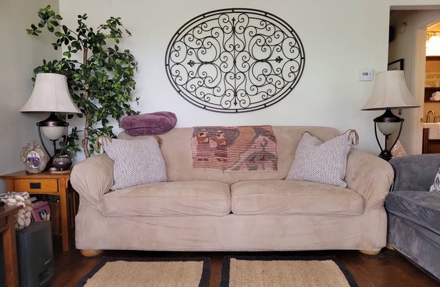 Peaceful & Pet-friendly 2B2B Condo in Exquisite Woodbridge, Irvine