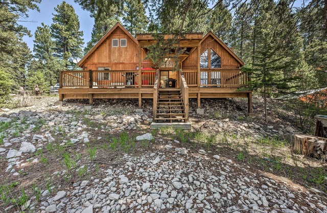 Peaceful & Private Cloudcroft Cabin with Deck!