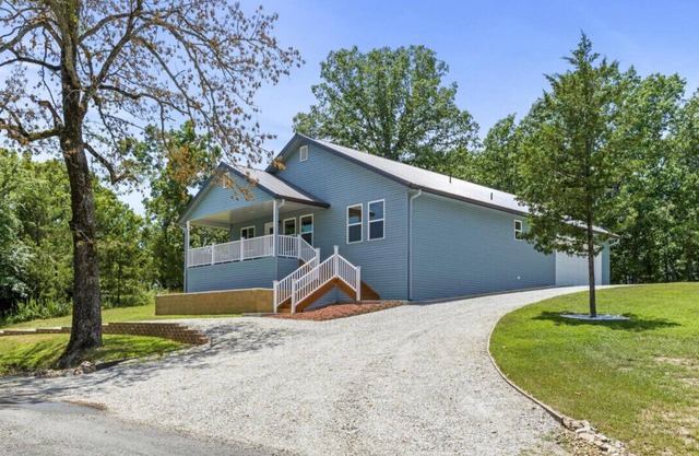 Peaceful Ranch w/Hot Tub and Lake Views