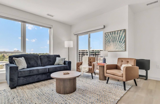 Peaceful & Relaxing 2BR | Cleveland Clinic