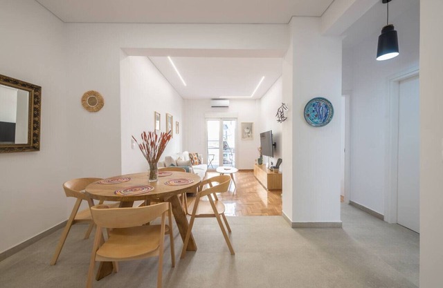Peaceful Retreat in City Center