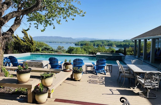 Peaceful Retreat - Lake & Mountain Views - Private Pool