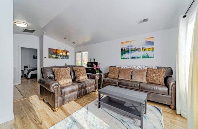 Peaceful retreat near the redwoods, ocean, and golf course!