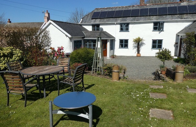 Peaceful Rural Location Set Within 5 Acres Of Pasture and Woodland, pet friendly