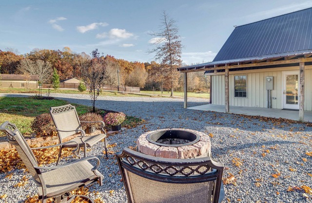 Peaceful Russell Springs Home w/Fire Pit & Pond!
