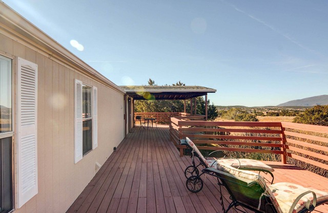 Peaceful Sandia Park Retreat w/Deck & Views!