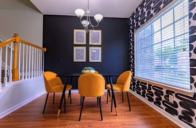 Peaceful townhome in vibrant Atlanta - 20 Minutes from Downtown