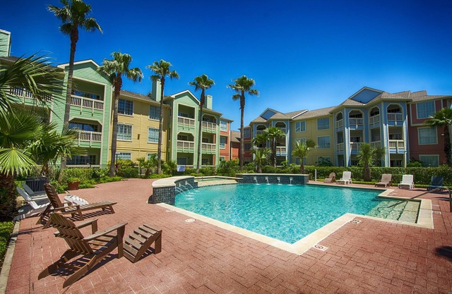 Peaceful, Tropical Beach Condo on Seawall Blvd, Galveston, Tx.