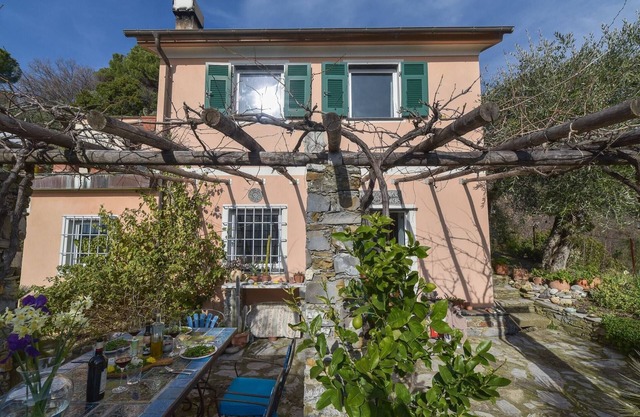 Peaceful Villa Stay in Rapallo