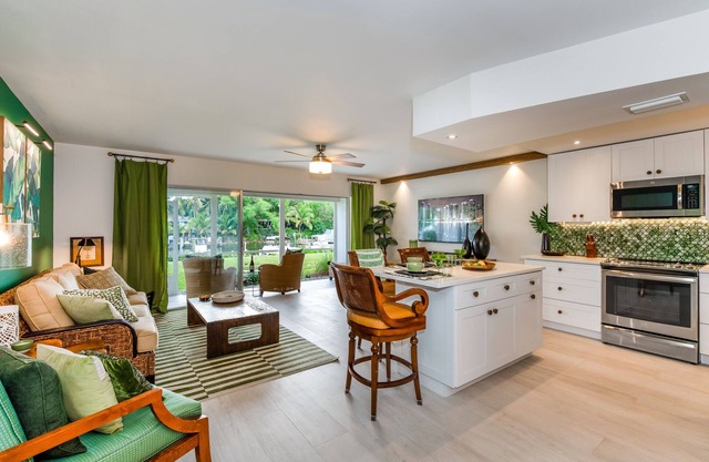 Peaceful Waterfront condominium "The Palms" 100% Newley remodeled