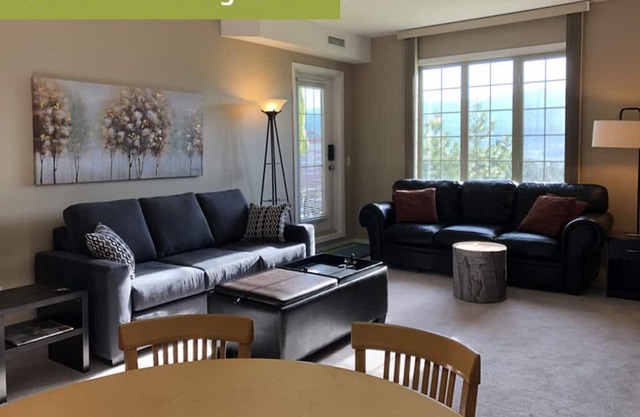 Peacful Holiday Condo with Spectacular View of Mountain Valley