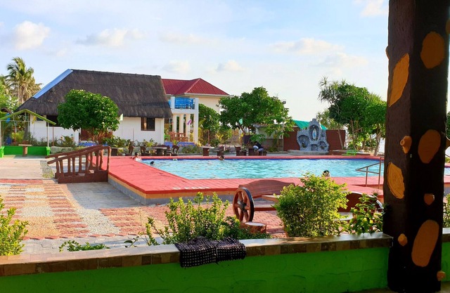 Pearl Casa Beachfront in PATAR with Swimming Pool