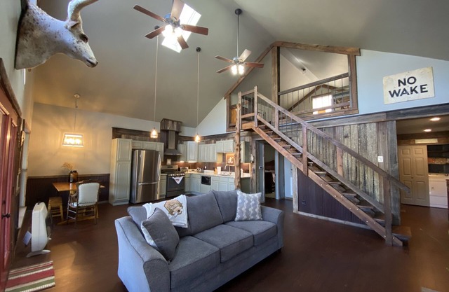 Pearl's Hideaway -Cadron Creek