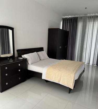 Pearl white residency