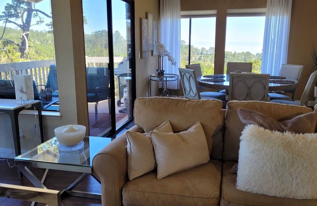 Pebble Beach Tree House Views of the Ocean Vaulted Ceilings Close to Everything
